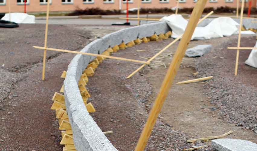 Concrete curb construction in New York City for commercial sites